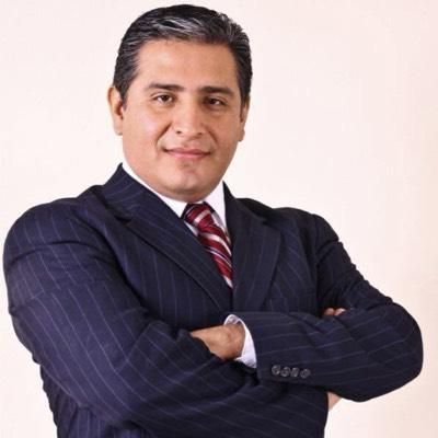 Real Estate Agent Enrique Olvera